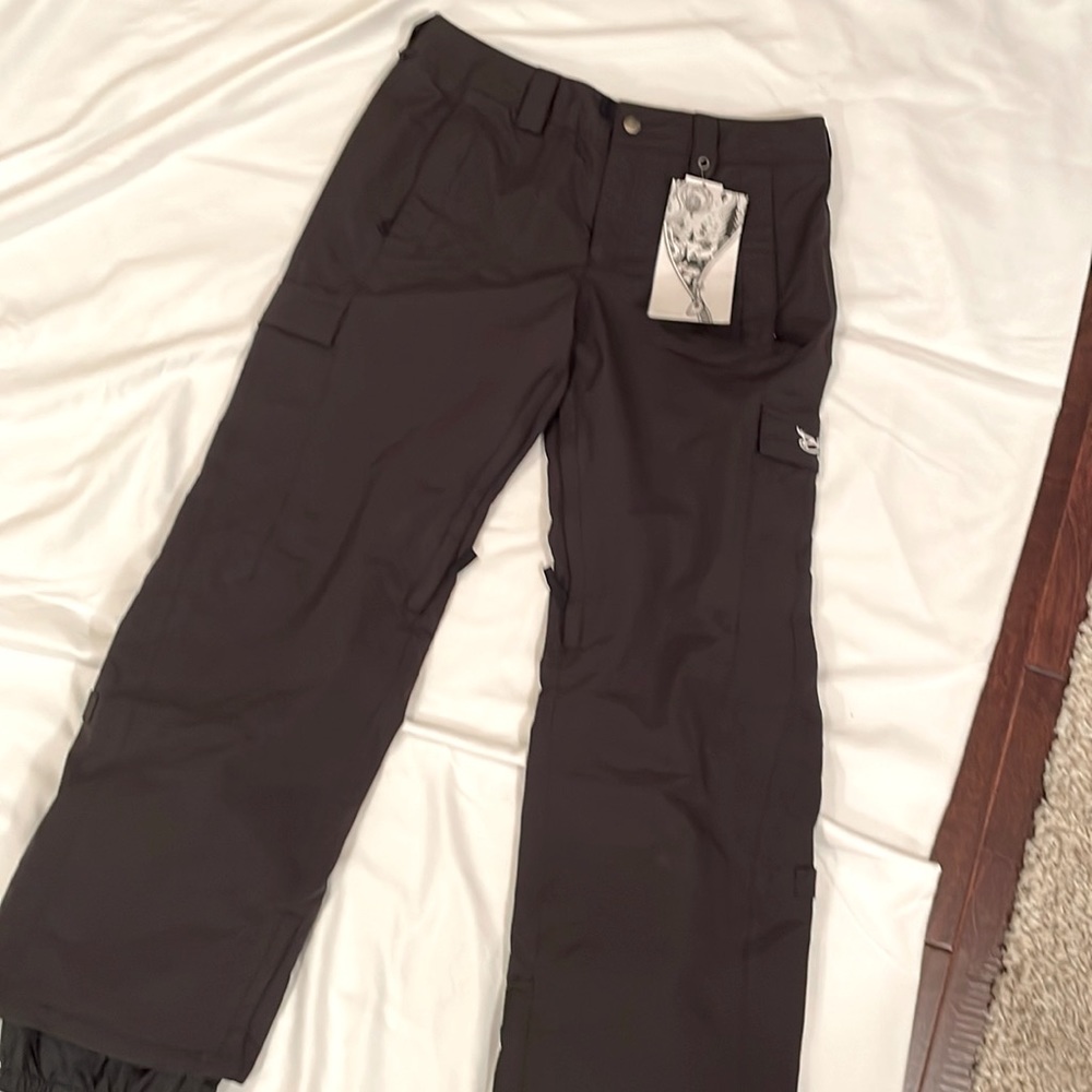 Burton snowboarding/ski pants - with tags - never worn